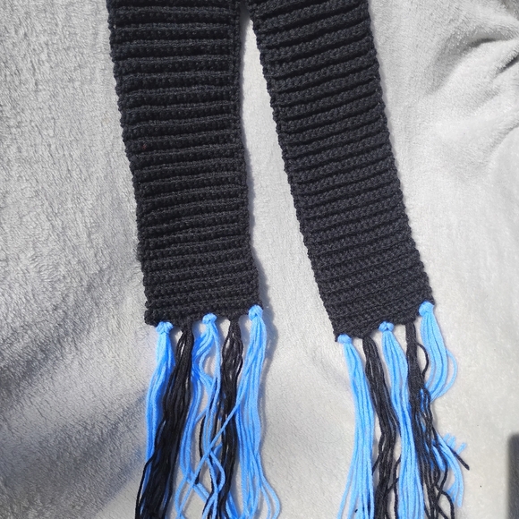 Black and light blue handmade crochet scarf - Picture 5 of 5